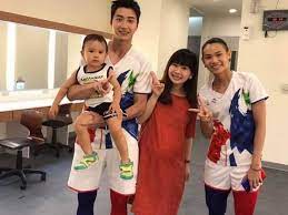 福原愛挺孕肚探班 與老公25cm身高差萌翻