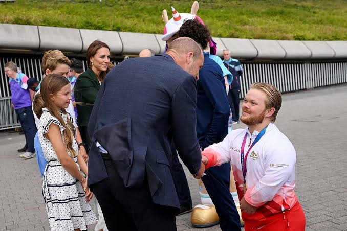 Kate Middleton, Prince William Bring All 3 Children to Commonwealth Games:  Photos