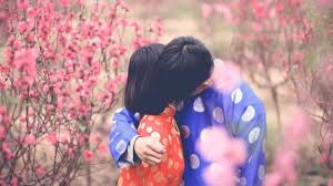 The lion feels pity for the mouse and lets him go. 8 Ways To Apologize To Your Boyfriend Or Girlfriend After A Fight