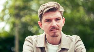 Jacob Holst Mouritzen traf en beslutning. I to uger ville han lade, som om  han troede på Gud