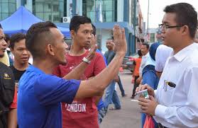 Pendakwaan terhadap pasangan berkenaan disahkan oleh stahre kepada pengerusi pertubuhan sukarelawan peguam malaysia (sukaguam), datuk khairul anwar rahmat ketika dihubungi utusan malaysia di sini hari ini. Tindakan Khairul Bantutkan Politik Baru Umno Roketkini Com