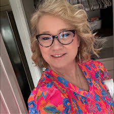 Paula Geier's Instagram, Twitter & Facebook