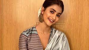Pooja hegde is an actress, model and former beauty pageant contestant. Pooja Hegde Donates Rs 2 5 Lacs To Kids With Cancer Celebrities News India Tv