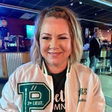 Shana White (@shanaynay418)