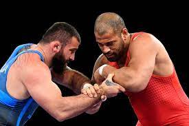 Chile está a un paso de ganar una medalla en los juegos olímpicos de tokio 2020, gracias a yasmani acosta, quien clasificó a las semifinales de la lucha grecorromana, 130 kilos masculino. Gwelt49avatk4m