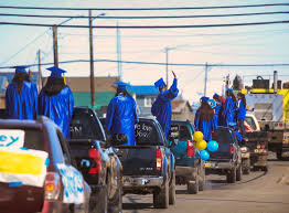 Senior class of 2017 car painting ideas was invited to decorate my car for a parade the polka dot link o loons made all difference www sammyjballoons com car ideas senior car window painting by veronica arreola graduation. Kotzebue High School Graduates Get A Parade After Pandemic Postpones Commencement Anchorage Daily News