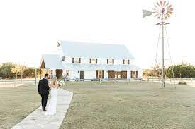 Gallery Five Oaks Farm Farm Wedding Venue Farmhouse Wedding Venue Large Wedding Venues
