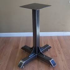 Pesanti In Acciaio Di Grado Industriale Cafe O Bistro Tavolo Base Per Le Cime Piu Pesante Questo Piedistallo Di Tav Welding Table Steel Table Base Steel Table
