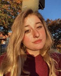 Krista Hinkle's Instagram, Twitter & Facebook