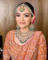 My beautiful bride all the way from New York 🗽❤️ MUA- @makeupbyrenukagupta  BOOKINGS OPEN. ✨ . . . For bridal makeup bookings please DM or Whatsapp at  9023564340📱 —————————————————————————— . . . . . . . #