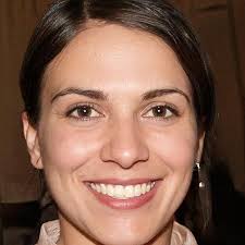 Vivian Moon's Instagram, Twitter & Facebook