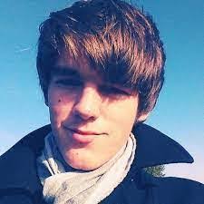 Robin Emanuel's Instagram, Twitter & Facebook