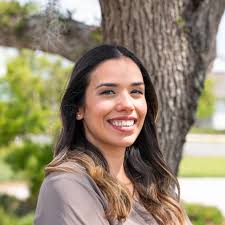 Stephanie Fragoso's Instagram, Twitter & Facebook