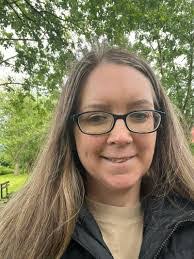 Ellen Raynor's Instagram, Twitter & Facebook