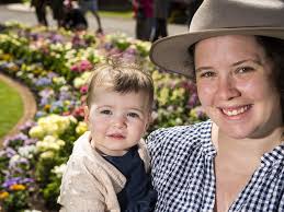 Toowoomba Carnival of Flowers: Laurel Bank Park and Queens Park full of  visitors