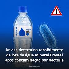 A Anvisa determinou o recolhimento de um lote da água mineral Crystal sem  gás (500 ml) após a identificação da bactéria Pseudomonas aeruginosa em  análises laboratoriais. O lote afetado é: LZ1 VAL