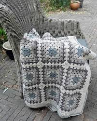 Best 11 1 Parte Do Vestido De Bebe Com Perolas Eliete Massi Skillofking Com Crochet Square Blanket Crochet Granny Square Afghan Crochet Square Patterns