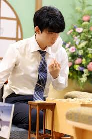 「将棋世界」に掲載された人気連載 「四段昇段の記」 から、 佐々木勇気 七段 と 藤井聡太 七段 のコラムをお届けします。. è—¤äº•è¡å¤ªçŽ‹ä½ å¡çŽ‹æˆ¦æŒ'æˆ¦è€…ã« 3å† ã¸ é 'å¼µã‚Œã°ç››ã‚Šä¸ŠãŒã‚‹ æ¯Žæ—¥æ–°èž