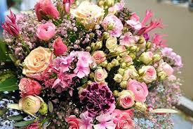 Blumensträuße zum hochzeitstag online bestellen, ist mit unserem erfahrenen team so einfach. Blumenladen Berlin Floristik Berlin Florist Berlin Blumengalerie Hochzeitsfloristik Blumenlieferservice Blumenladen Berlin Florist Berlin Blumenladen