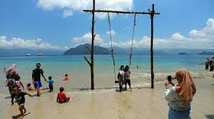 Usia pantai ini sebagai tujuan wisata memang. Harga Tiket Masuk Pantai Mutiara Tempat Wisata Baru Di Trenggalek Nikmati Pesona Keasrian Lautnya Tribun Jatim