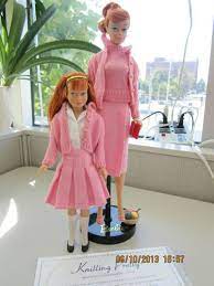I just looked at the barbie and skipper knitting pretty gift set!!!! Deboxed Reproduction Knitting Pretty Barbie And Skipper Gift Set Ebay Barbie Dress Pattern Vintage Barbie Dolls Barbie