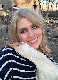 Kendra Farrar's Instagram, Twitter & Facebook