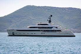 Even from a distance, a sanlorenzo superyacht is recognizable at first glance. Sanlorenzo 62steel Lengers Yachts Luxus Yacht Handler Europa