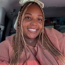 How low do you let your gas tank get before filling up again?! Comment  below 🩷 never below half a tank 🩵 I fill up as often as possible 🖤 50  miles or less