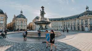 As the capital of the department gironde in the region aquitaine , it has one million inhabitants in its metropolitan area at a 2008 estimate. Ein Bummel Durch Das Unesco Klassifizierte Bordeaux Bordeaux Tourismus Kongress