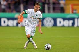 Werder bremen is currently on the 6 place in the 2. Spjjjuyk2clm1m