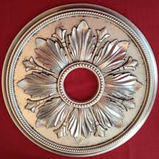 I Hand Painted This French Country Ceiling Medallion For A Shiny Silver Crystal Schonbek Chandelier That Is Go Molduras De Concreto Florero De Madera Rosetones