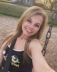 Desiree Wall's Instagram, Twitter & Facebook