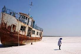 از آب تا خاک؛ ارومیه به کویر تبدیل شد + فیلم