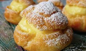 Se invece volete realizzare solo bignè alla crema alla vaniglia basterà realizzare 1 dose e mezza di crema pasticcera classica. Bigne Alla Crema Ricetta Al Forno E Fritti Tradizione San Giuseppe