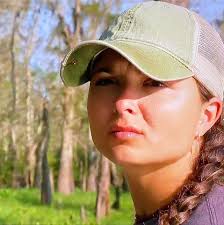 Family First! Pickle Wheat spends some time with her sweet Uncle Donald  instead of hunting 🤎 #picklewheat #swamppeople #familyfirst #dayoff  #awayfromtheswamp