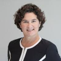 Lisa Catone's Instagram, Twitter & Facebook