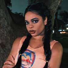 Hazel Flood's Instagram, Twitter & Facebook