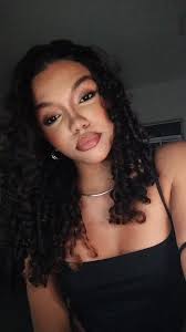 Ebony e Duquesa: O Encanto e a Elegância