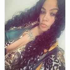 No woman can say they reached age 40 with no Grand Kids.. 😂😂