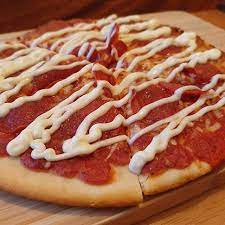 Mayonnaise On A Pizza Wrong Or Right Food Food Blogger Food And Drink