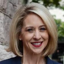 Heather Noyes's Instagram, Twitter & Facebook