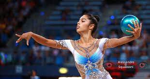 Il sito per tutti gli appassionati di ginnastica ritmica! Alexandra Agiurgiuculese The Ring Pivot