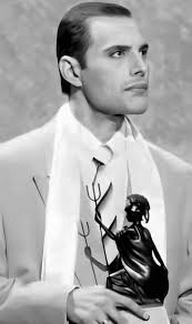 This next song is only dedicated to beautiful people here tonight. It means  all of you, thank you for coming along, and making this a great occasion.”  (Freddie Mercury, Live Aid) 🎸♥️🌹 |