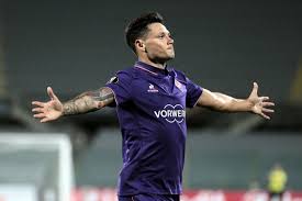 Zárate está sin club desde 01/07/2021. Mauro Zarate Is Now The Top Scorer In Velez Sarsfield History Viola Nation