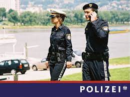 Videos you watch may be added to the tv's watch history and influence. Gehalt Was Verdient Ein Polizist In Osterreich