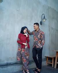 Baju serimbit untuk usia 40 th. 60 Model Gamis Batik Kombinasi Modern Terbaru 2020