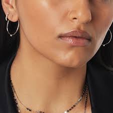 SMALL FLAT HOOKED ON HOOP WITH DIAMONDS