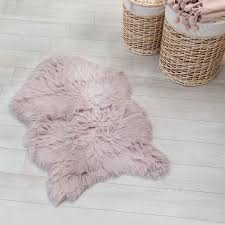 birbirinden guzel renklerde yumusacik post halilar 39 99 tl den baslayan fiyatlarla incelemek icin www madamecoco com