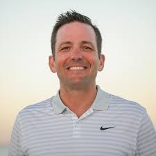 Kelly Applegate's Instagram, Twitter & Facebook