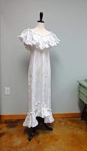 Vintage Hawaiian Mermaid Dress Holoku White On White Ruffled Etsy Hawaiian Wedding Dress Mermaid Dress Dresses
